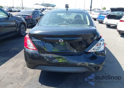 2016 Nissan Versa 1.6 S z USA, uszkodzony, nr VIN 3N1CN7AP1GL917886